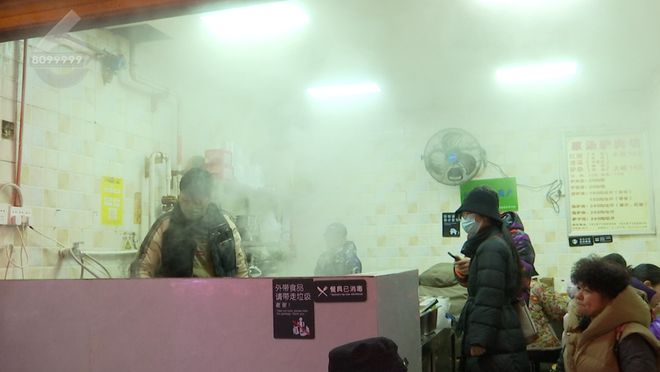 融融！这些御寒姿势总有一款适合你PG麻将胡了2模拟器热腾腾、暖