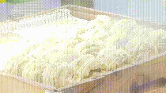 融融！这些御寒姿势总有一款适合你PG麻将胡了2模拟器热腾腾、暖(图13)